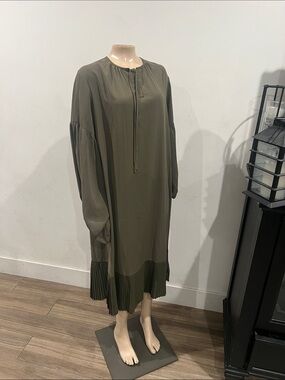 Olive Green Pleated Hem Long Sleeve Dress